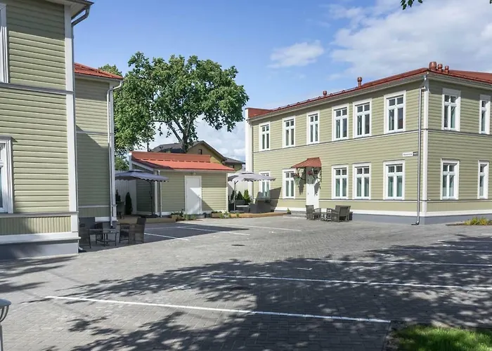 Kalamehe Modern 2 Near Center *